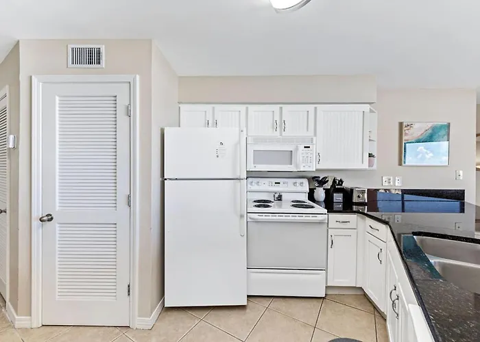 Oceanfront King Bed Heated Pools & Hot Tub W&d & Cabletv Apartment *