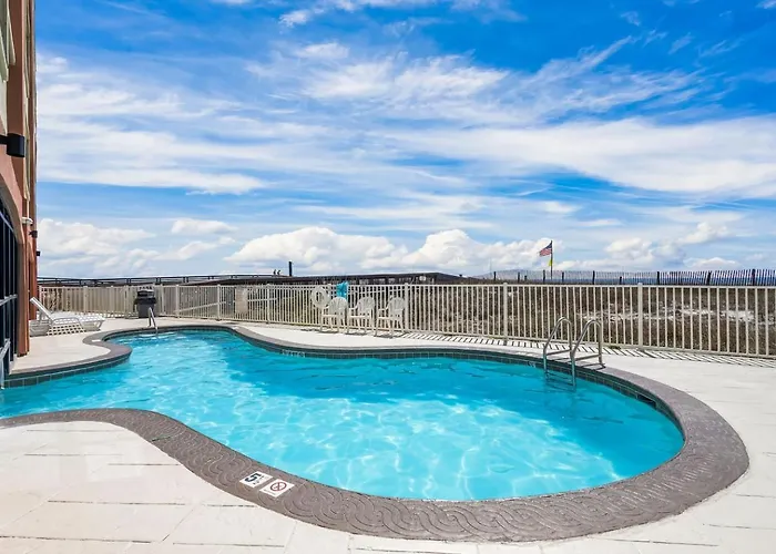 Oceanfront King Bed Heated Pools & Hot Tub W&d & Cabletv